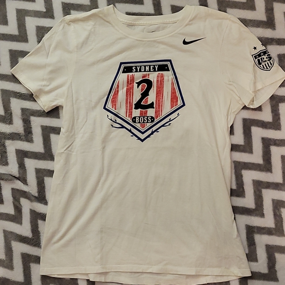 Nike Sydney LeRoux fan tee